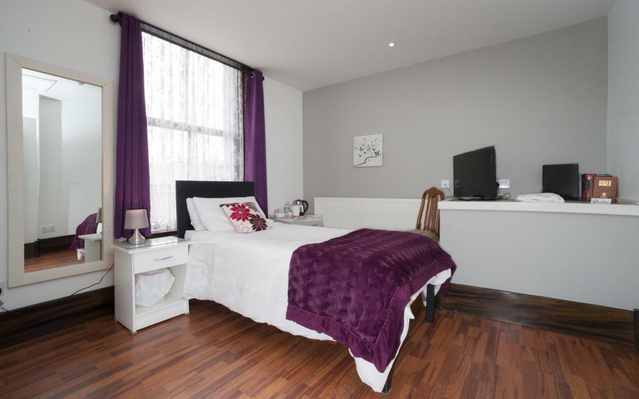 Breeze Guest House Bootle  Exteriör bild