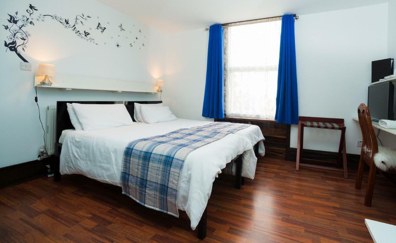 Breeze Guest House Bootle  Exteriör bild